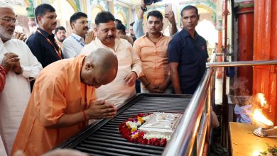 Photo of CM योगी ने किया बाबा विश्वनाथ का दर्शन-पूजन