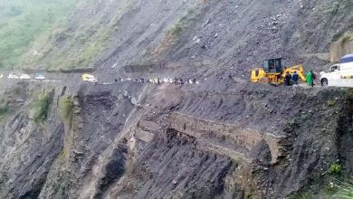 Photo of कहर बनकर टूटी पहाड़ी, कालसी-चकराता मोटर मार्ग पर भारी भूस्खलन