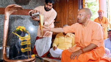 Photo of रुद्राभिषेक कर सीएम योगी ने की लोक मंगल की कामना