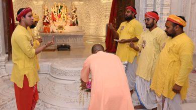 Photo of पौधरोपण से पहले योगी ने रामलला व हनुमानगढ़ी का किया दर्शन-पूजन