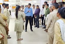 Photo of बैंकिंग और आधार सेवाएं भी घर बैठे उपलब्ध करा रहा डाकिया : केके यादव