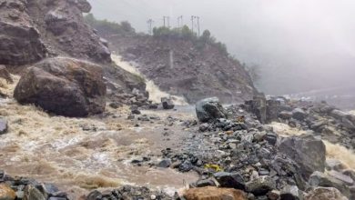 Photo of Uttarakhand में भारी बारिश का अलर्ट, भूस्खलन के चलते स्कूलों की छुट्टी