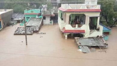 Photo of राजस्थान में बाढ़ से 250 घर डूबे, गुजरात में टैंकर बहा