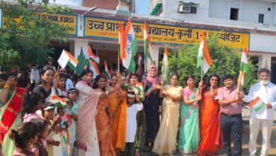 Photo of 1.32 लाख परिषदीय विद्यालयों में एक साथ 1.48 करोड़ बच्चों ने दी झंडे को सलामी
