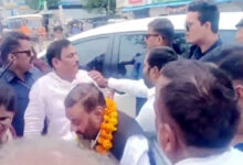 Photo of Attack : रायबरेली में स्वामी का थप्पड़ से ‘स्वागत’