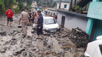 Photo of Uttarakhand : थराली में बादल फटा, 2 लापता 80 घरों में भरा मलबा