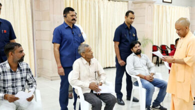 Photo of शिकायत लेकर पहुंचे, मुस्कान लेकर लौटे